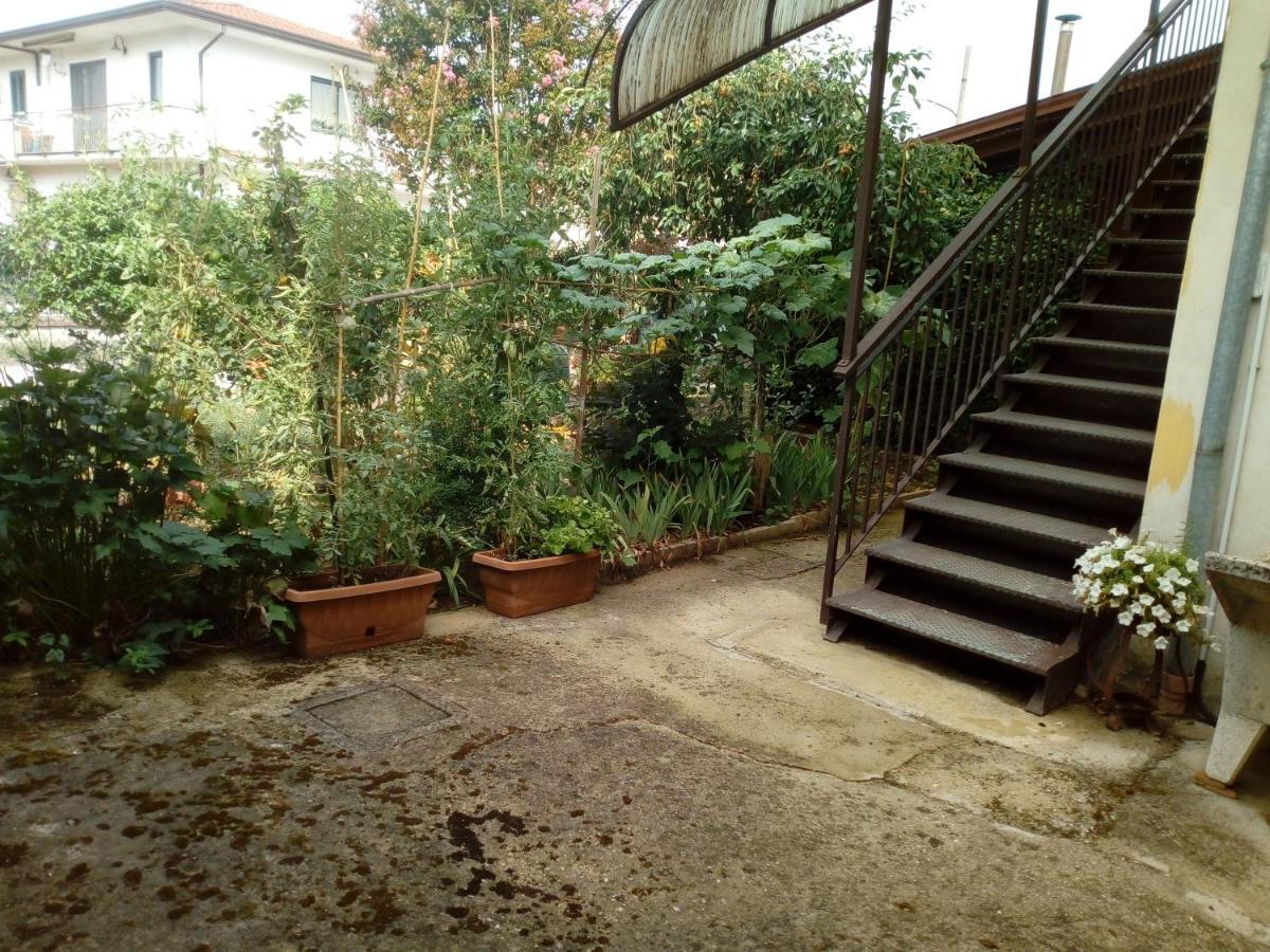 مبيت وإفطار San Giovanni Incarico Il Cactus المظهر الخارجي الصورة